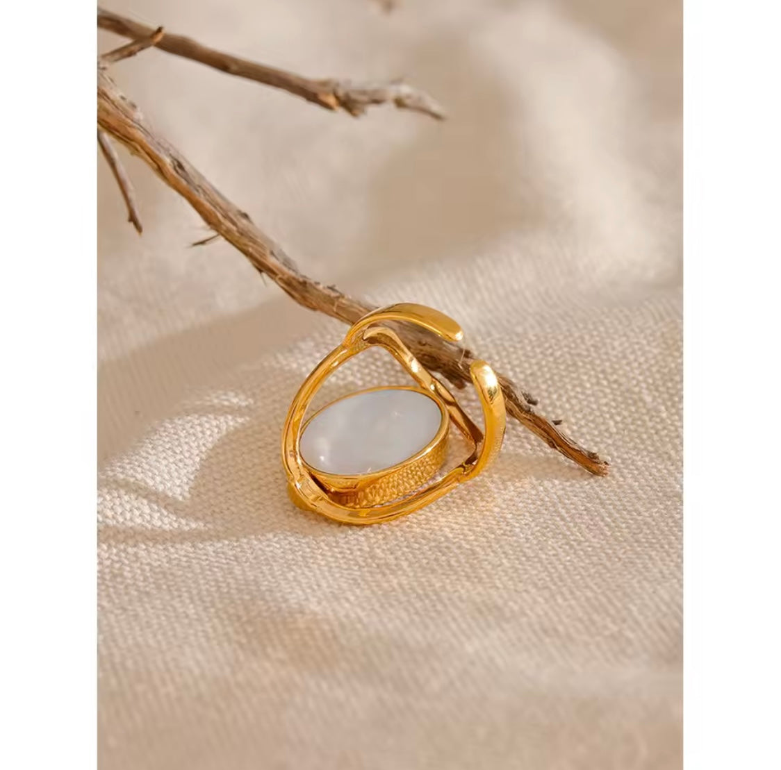 Luna Rosa ring