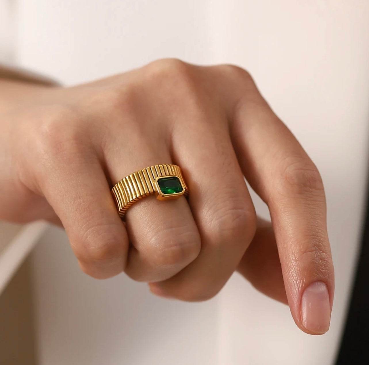 Stella Emerald & Diamond ring