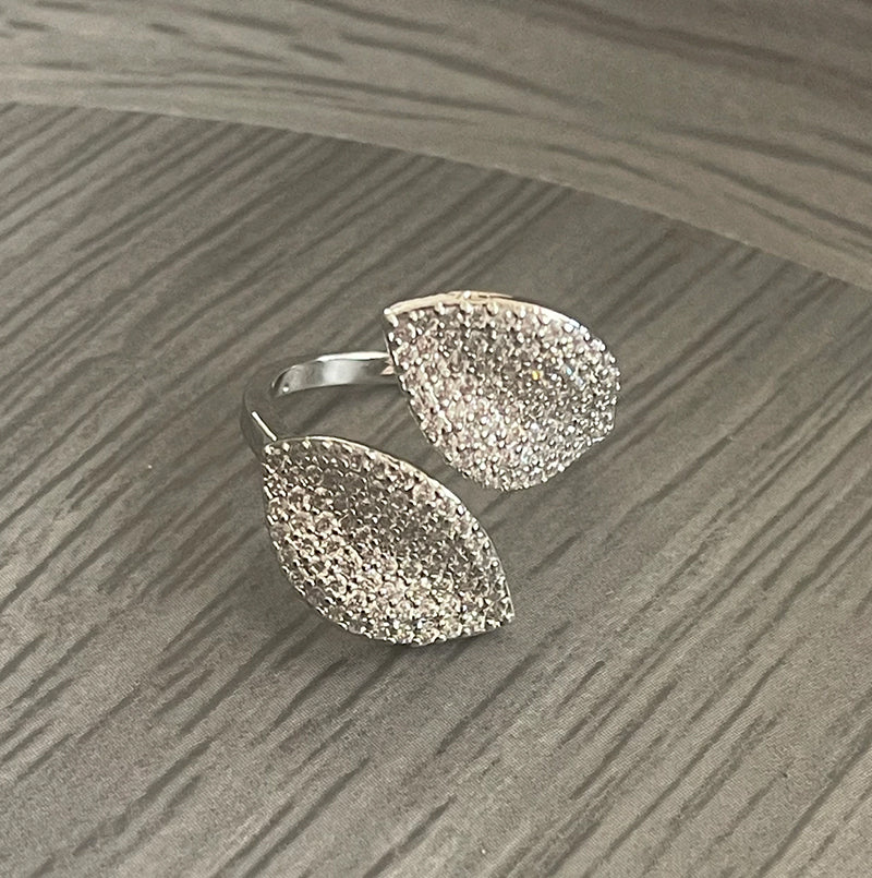 The Leaves ring