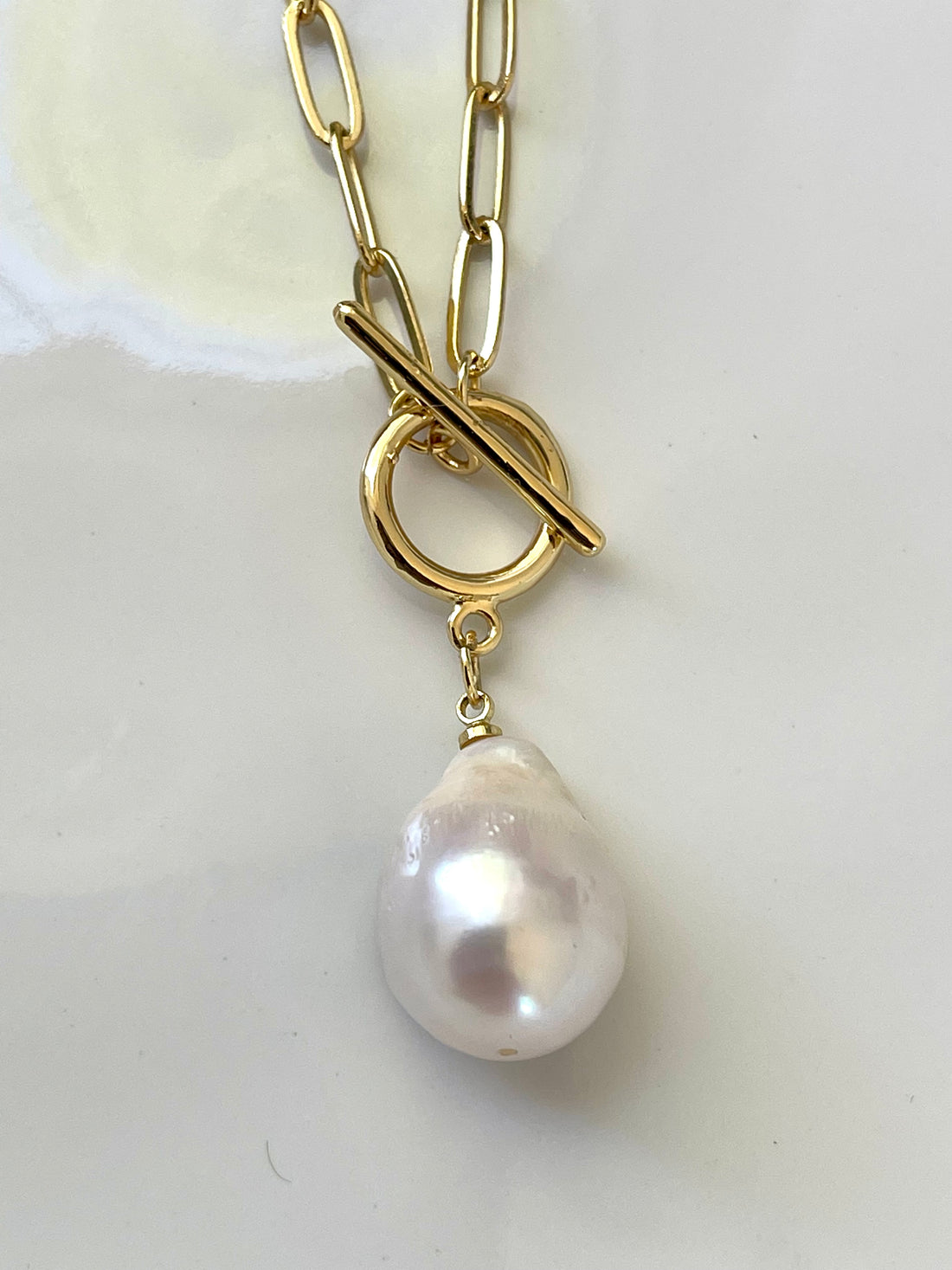 Pearl gold necklace