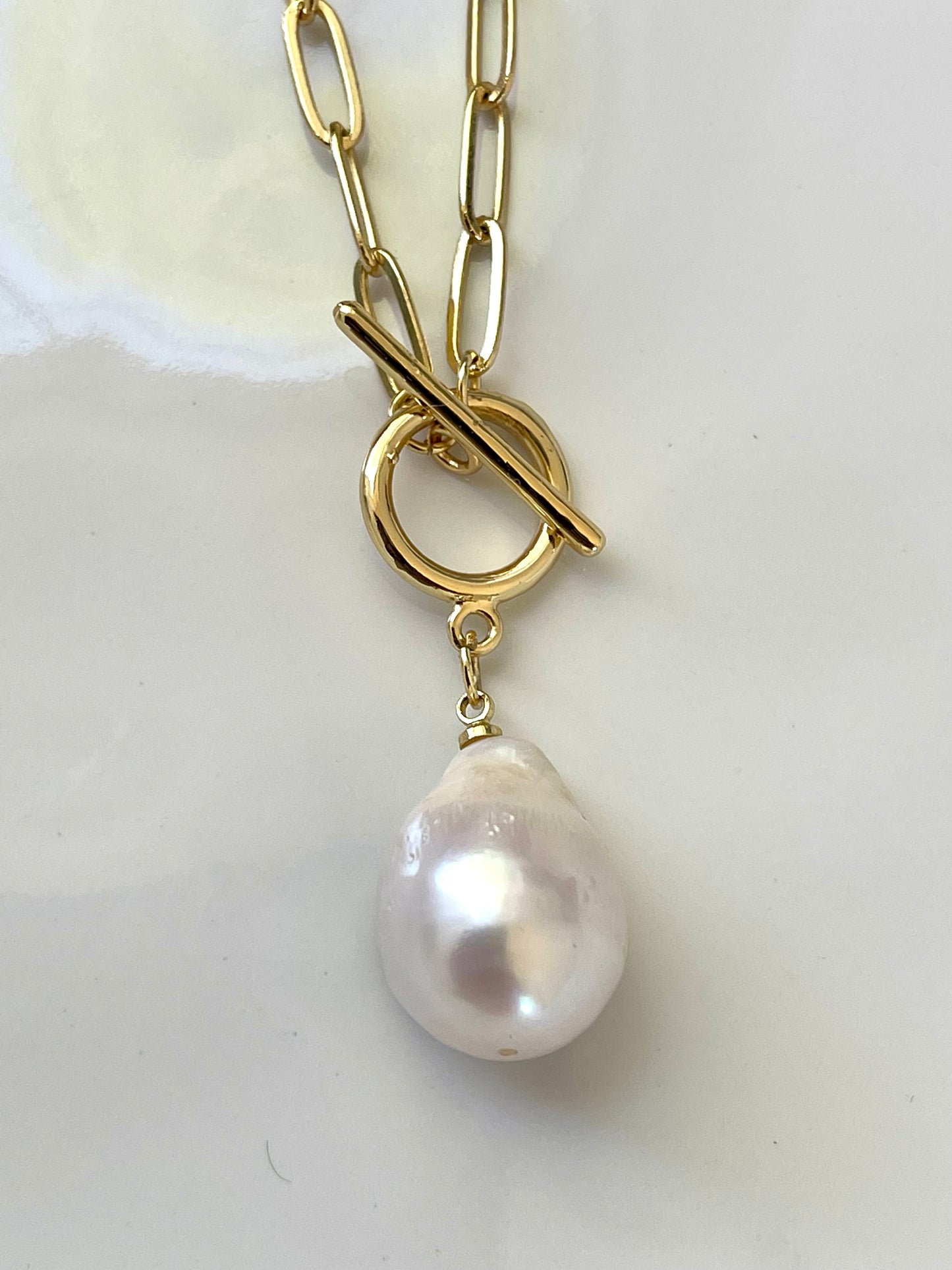 Pearl gold necklace