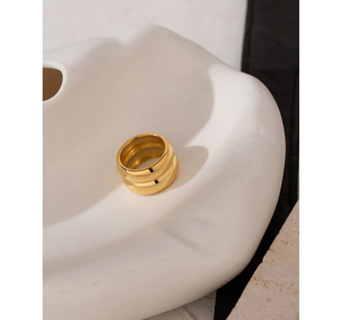 Radiant Double band Gold ring