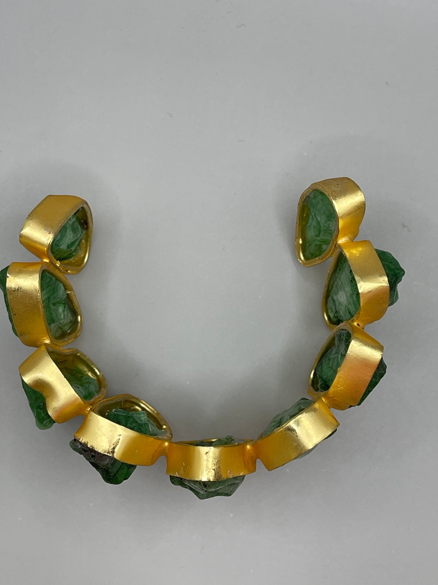 The “imperfectly perfect” vintage adjustable cuffs