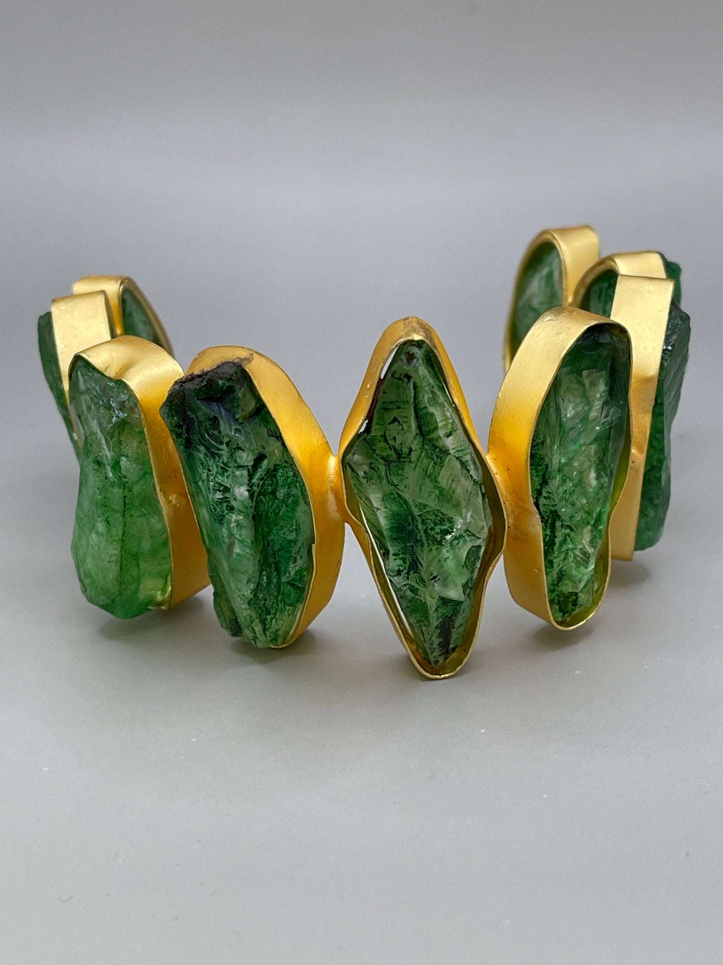 The “imperfectly perfect” vintage adjustable cuffs