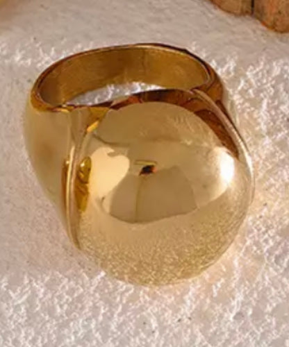 Radiant round Gold ring