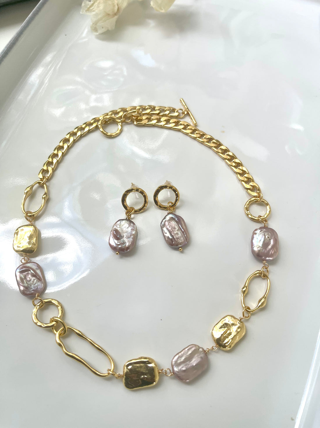 Vivian Natural flat freshwater and gold chain Necklace and earrings