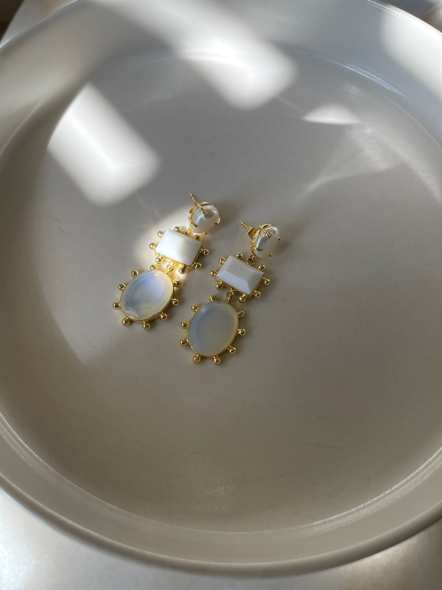 Mona Pearl & Moonstone earrings
